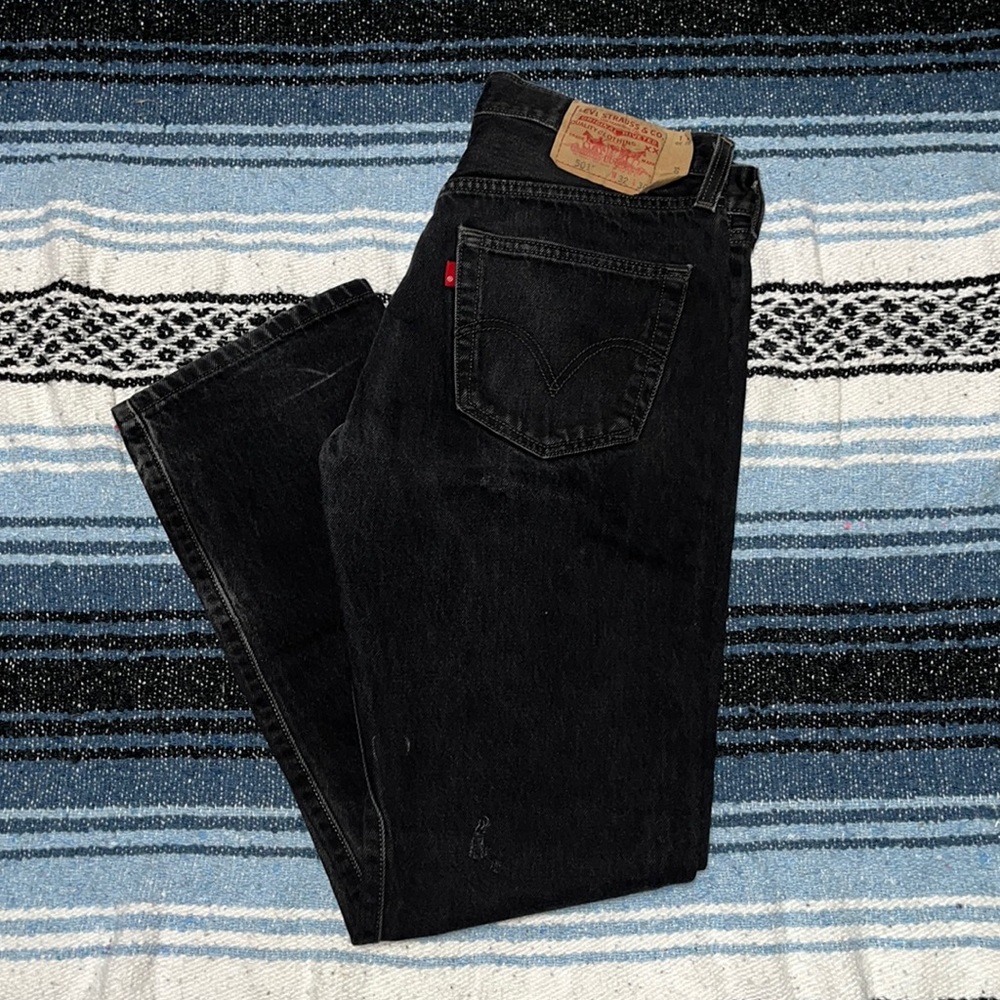 VINTAGE LEVI’S black jeans original 501 straight leg button fly size 32x30